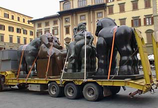 Botero's statues on truck